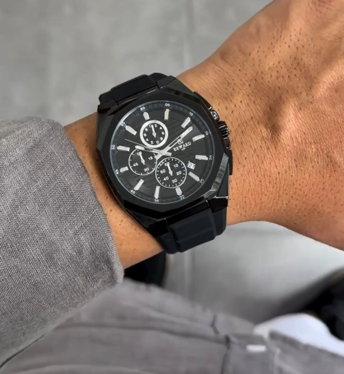 Reward Veyron — Men’s sport watch